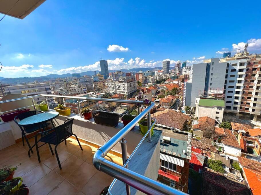 Central Tirana Flat Near Bazaar Екстер'єр фото