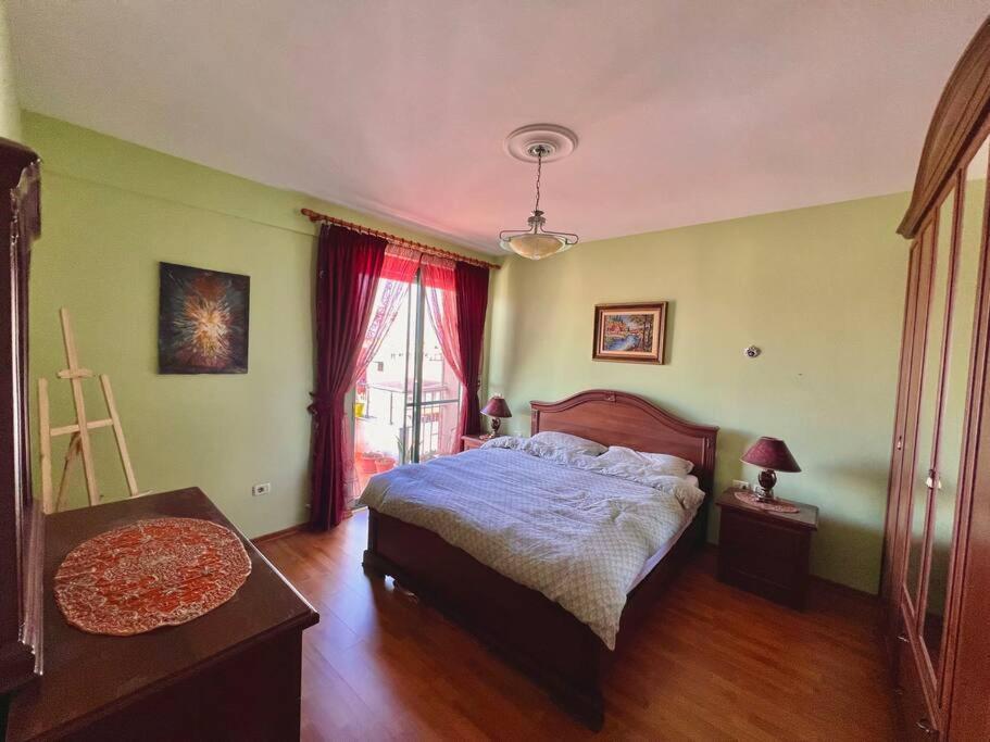 Central Tirana Flat Near Bazaar Екстер'єр фото