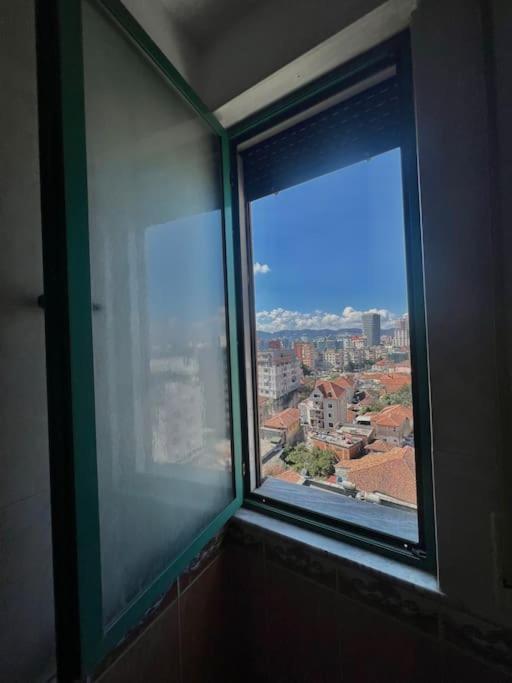 Central Tirana Flat Near Bazaar Екстер'єр фото