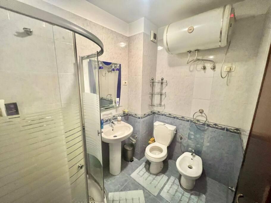 Central Tirana Flat Near Bazaar Екстер'єр фото